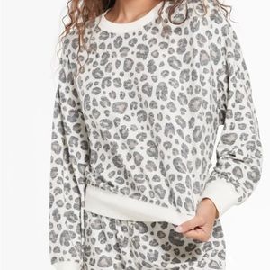 Leopard pullover sweater